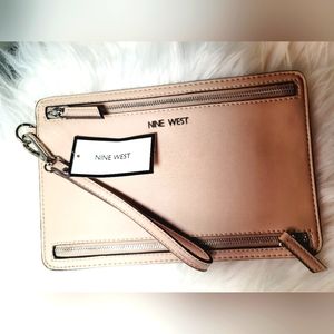 New Nine West Tan Wristlet